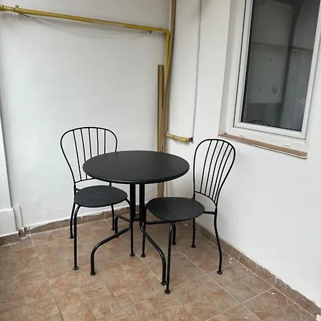 Eroilor Downtown Appartement